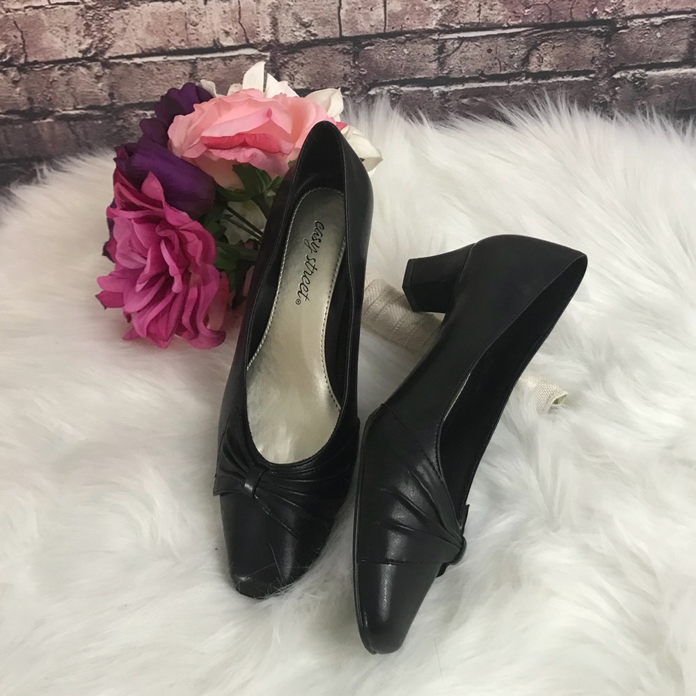 Easy Street Chance Black Classic Heels